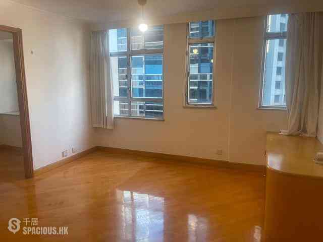Sheung Wan - Man King Building 01