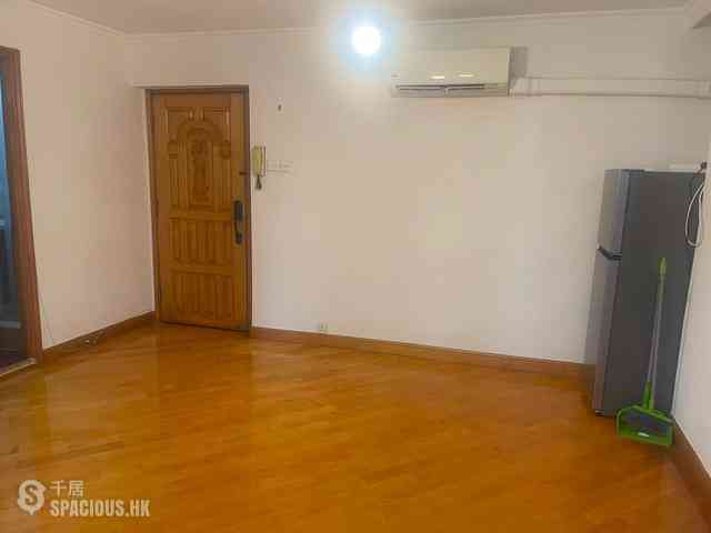 Sheung Wan - Man King Building 04