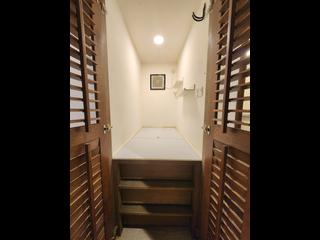 Mid Levels Central - Goldwin Heights 08