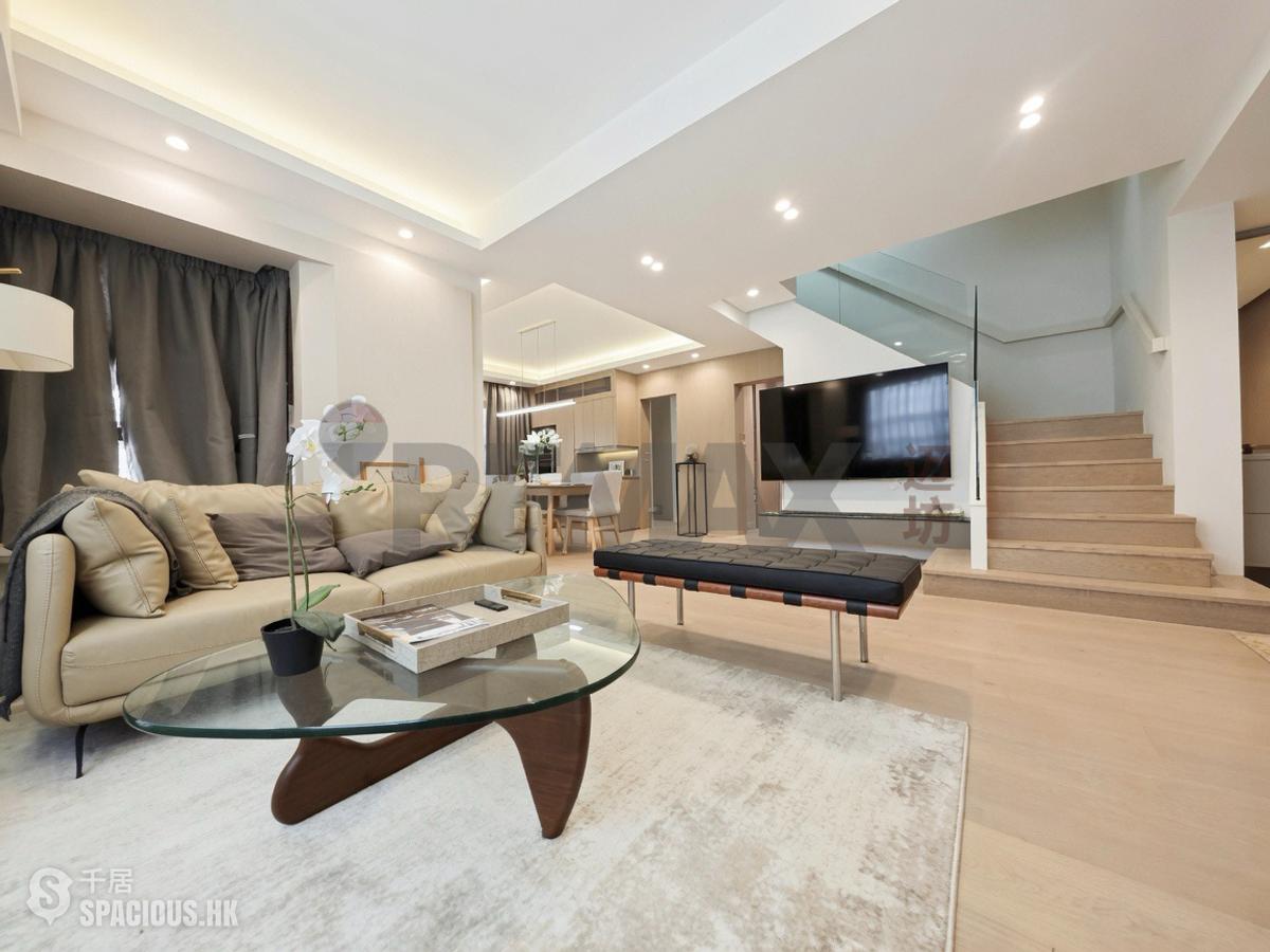 Mid Levels Central - Elegant Terrace 01