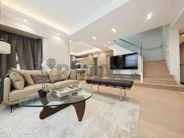 Mid Levels Central - Elegant Terrace 01