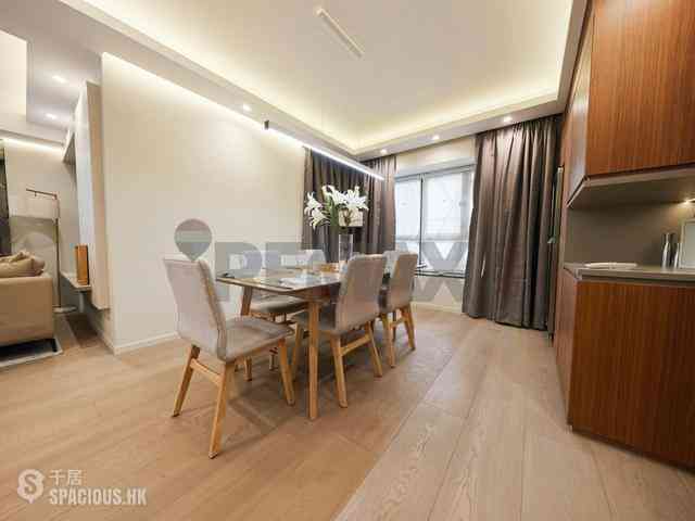 Mid Levels Central - Elegant Terrace 02