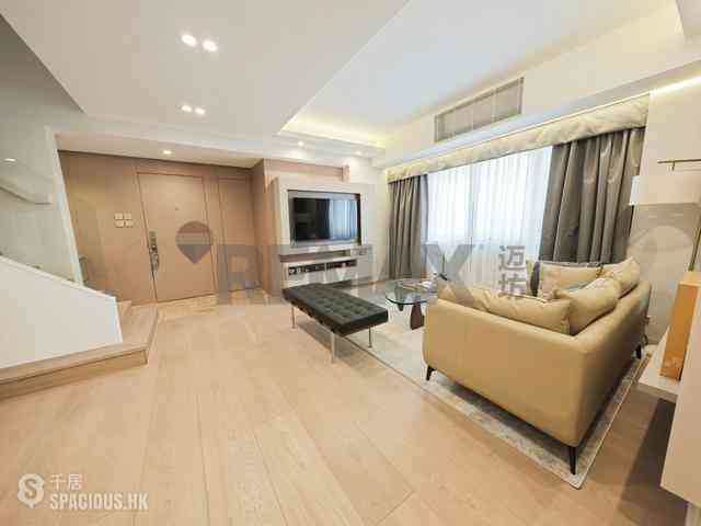 Mid Levels Central - Elegant Terrace 03