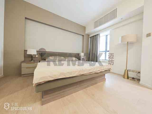 Mid Levels Central - Elegant Terrace 05