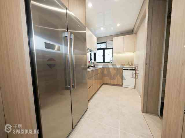 Mid Levels Central - Elegant Terrace 07