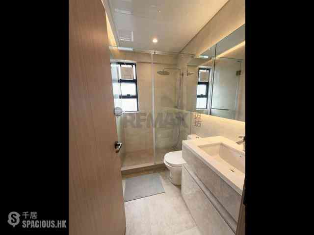 Mid Levels Central - Elegant Terrace 08
