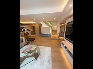 Mid Levels Central - Elegant Terrace 10