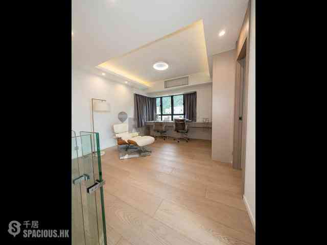 Mid Levels Central - Elegant Terrace 11