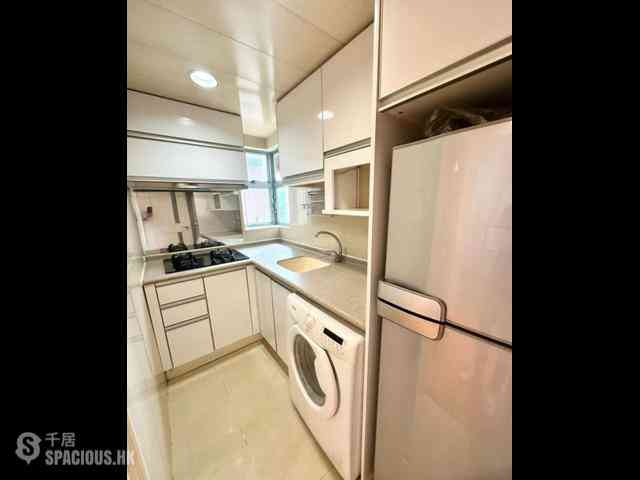 Sheung Wan - Queen's Terrace 05