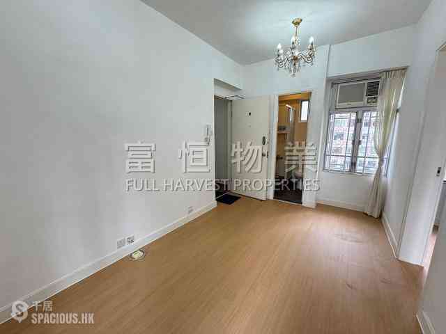 Happy Valley - Cheerful Court 02