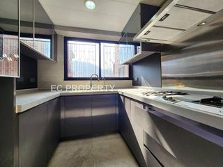 Happy Valley - The Broadville 04