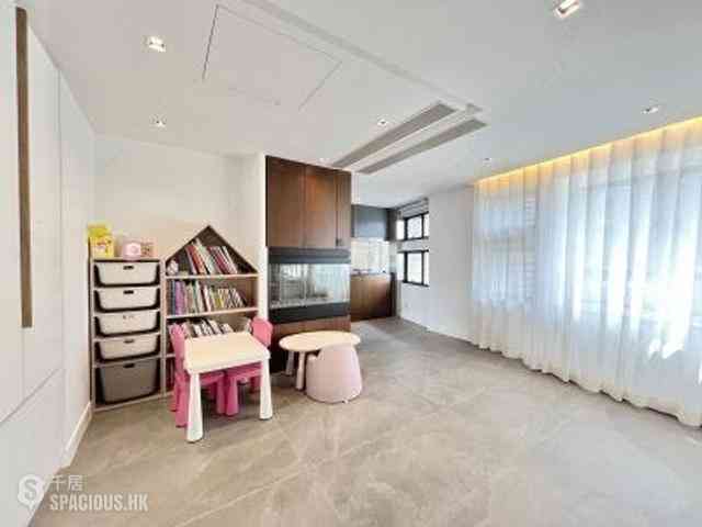 Mid Levels Central - Birchwood Place 07