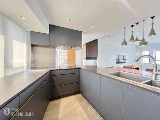 Mid Levels Central - Birchwood Place 06