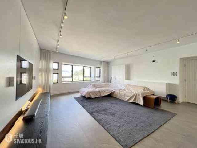 Mid Levels Central - Birchwood Place 01