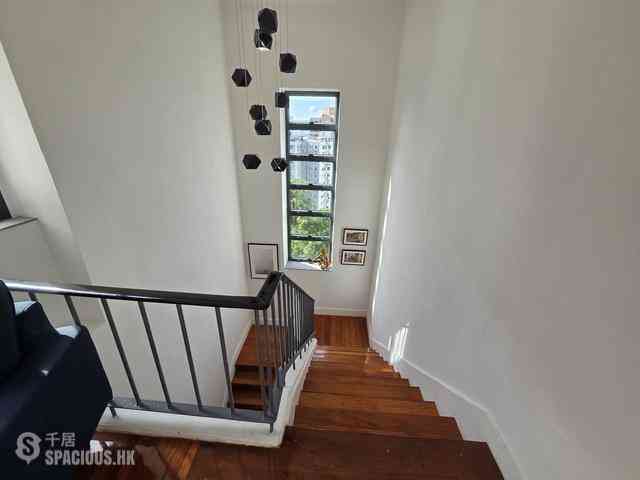 Mid Levels East - Caronia 12