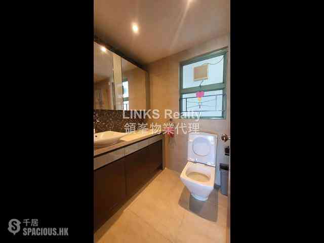 Mid Levels Central - Goldwin Heights 02