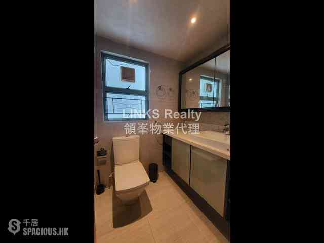 Mid Levels Central - Goldwin Heights 06