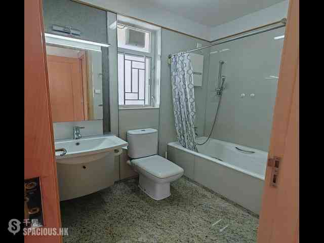 Quarry Bay - The Orchards Block 2 12