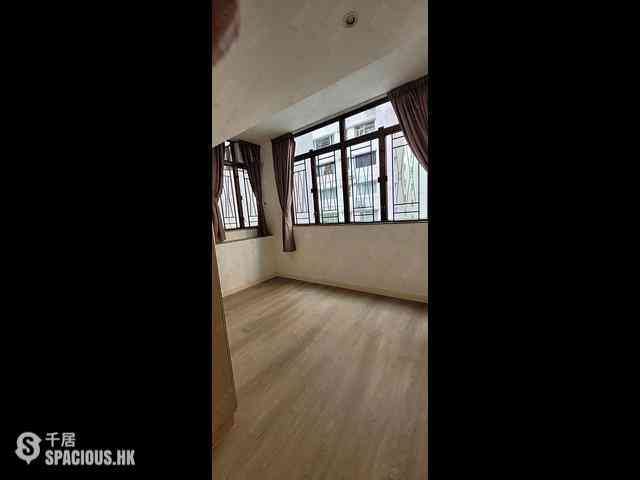 Mid Levels West - Ping On Mansion 04