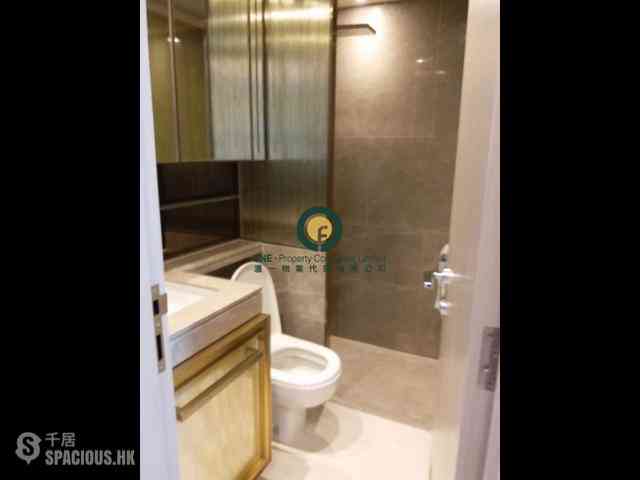 Sai Ying Pun - King's Hill 05