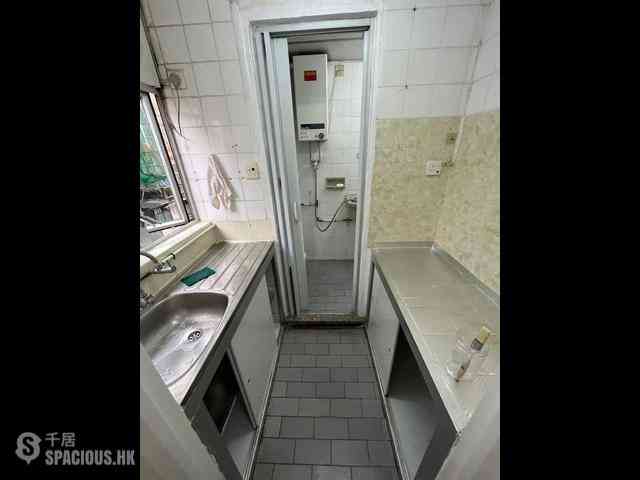 Sai Ying Pun - 16-20, Pok Fu Lam Road 06