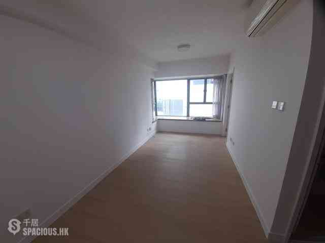 Sheung Wan - Queen's Terrace Block 2 05