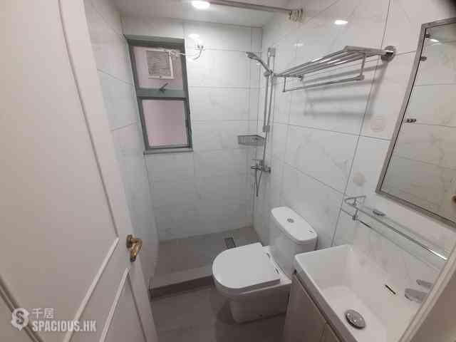 Sheung Wan - Queen's Terrace Block 2 07