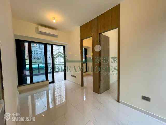 Sai Ying Pun - The Queens 02