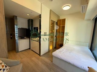 Sai Ying Pun - The Queens 02