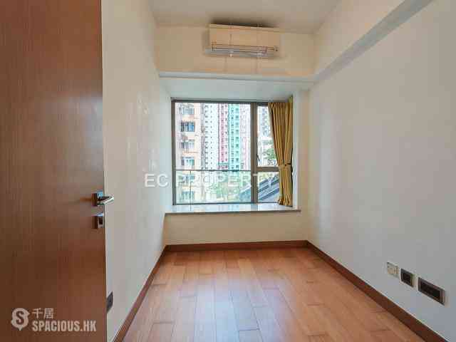 Sai Ying Pun - The Nova 08