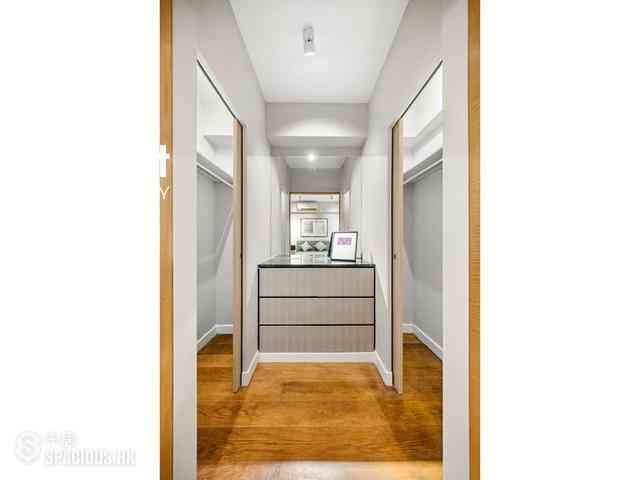 Mid Levels Central - Ying Fai Court 06