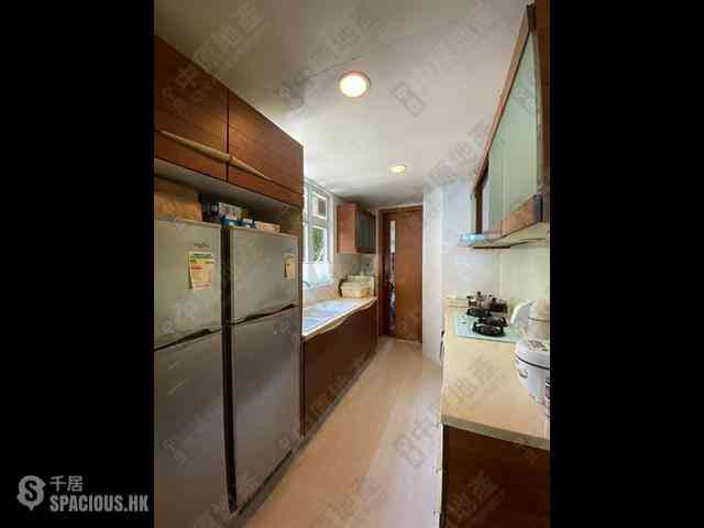 Pok Fu Lam - Villas Sorrento 04