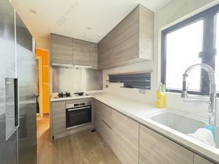 Mid Levels East - Bowen Place 06