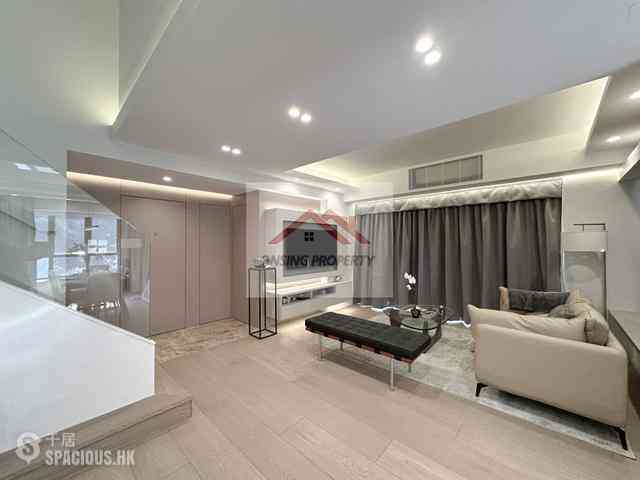 Mid Levels Central - Elegant Terrace 01