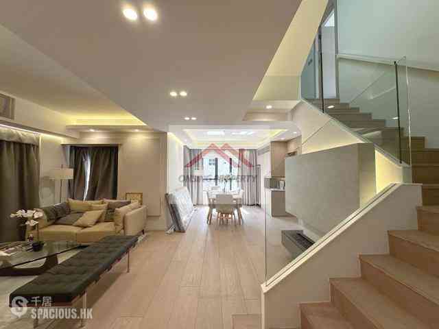 Mid Levels Central - Elegant Terrace 02