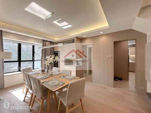 Mid Levels Central - Elegant Terrace 03
