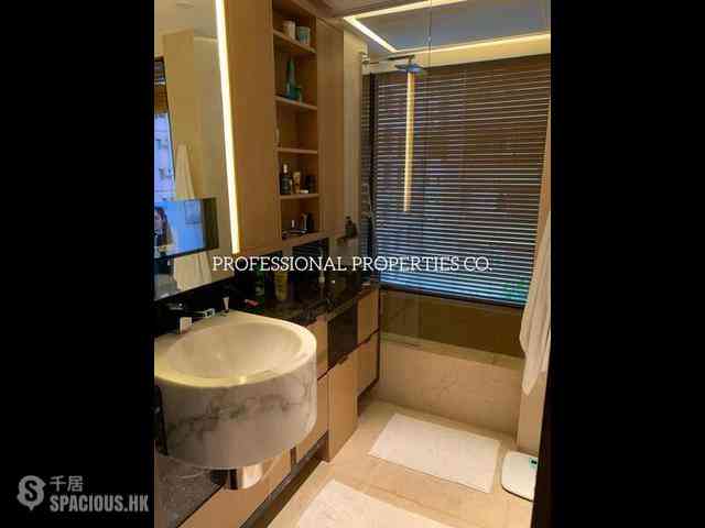 Mid Levels Central - Gramercy 09