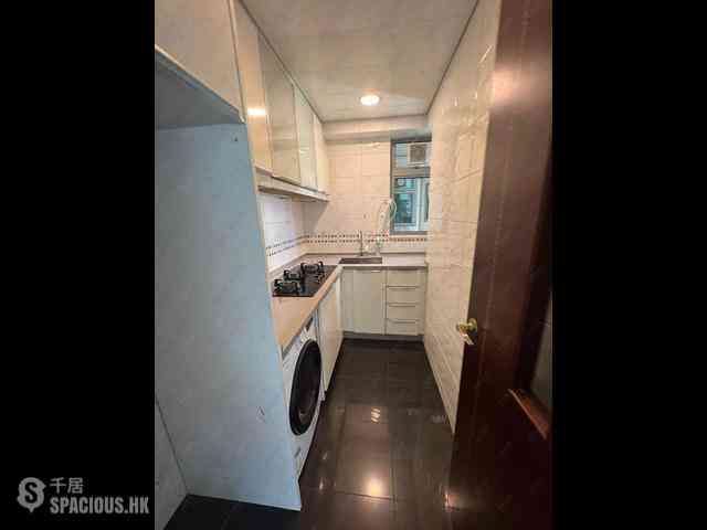 Kennedy Town - The Merton Tower 2 03