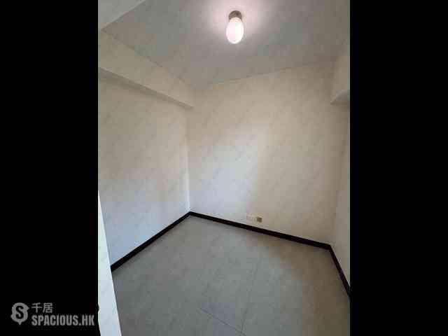 Kennedy Town - The Merton Tower 2 04