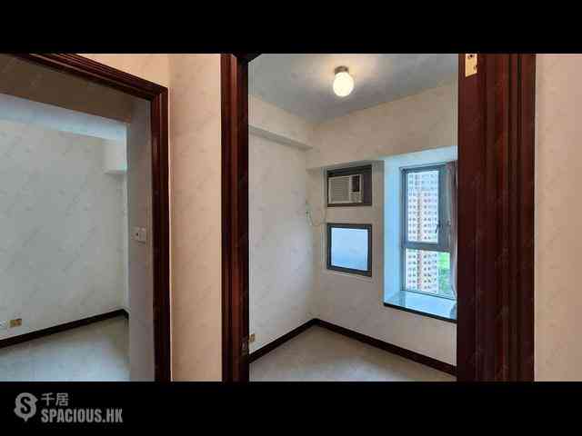 Kennedy Town - The Merton Tower 2 10