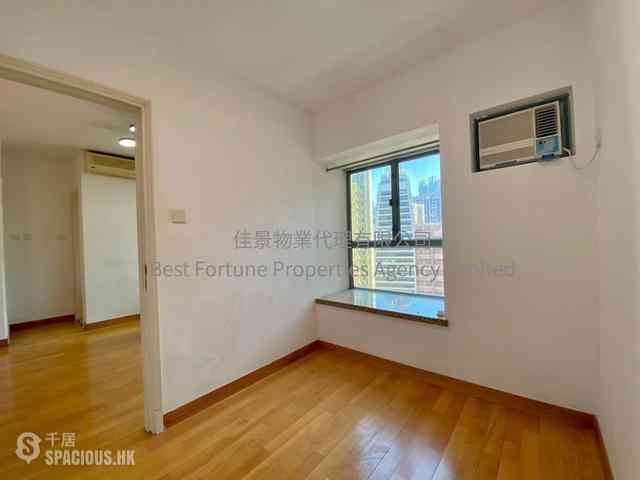 Sheung Wan - Queen's Terrace 03