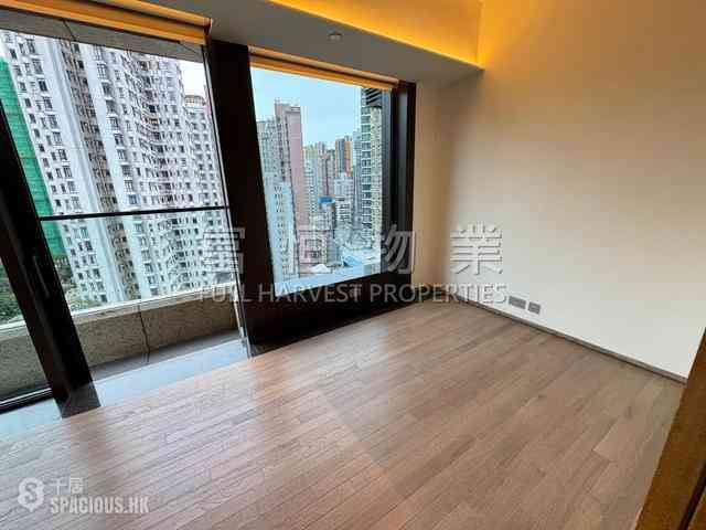 Happy Valley - Eight Kwai Fong Happy Valley 10