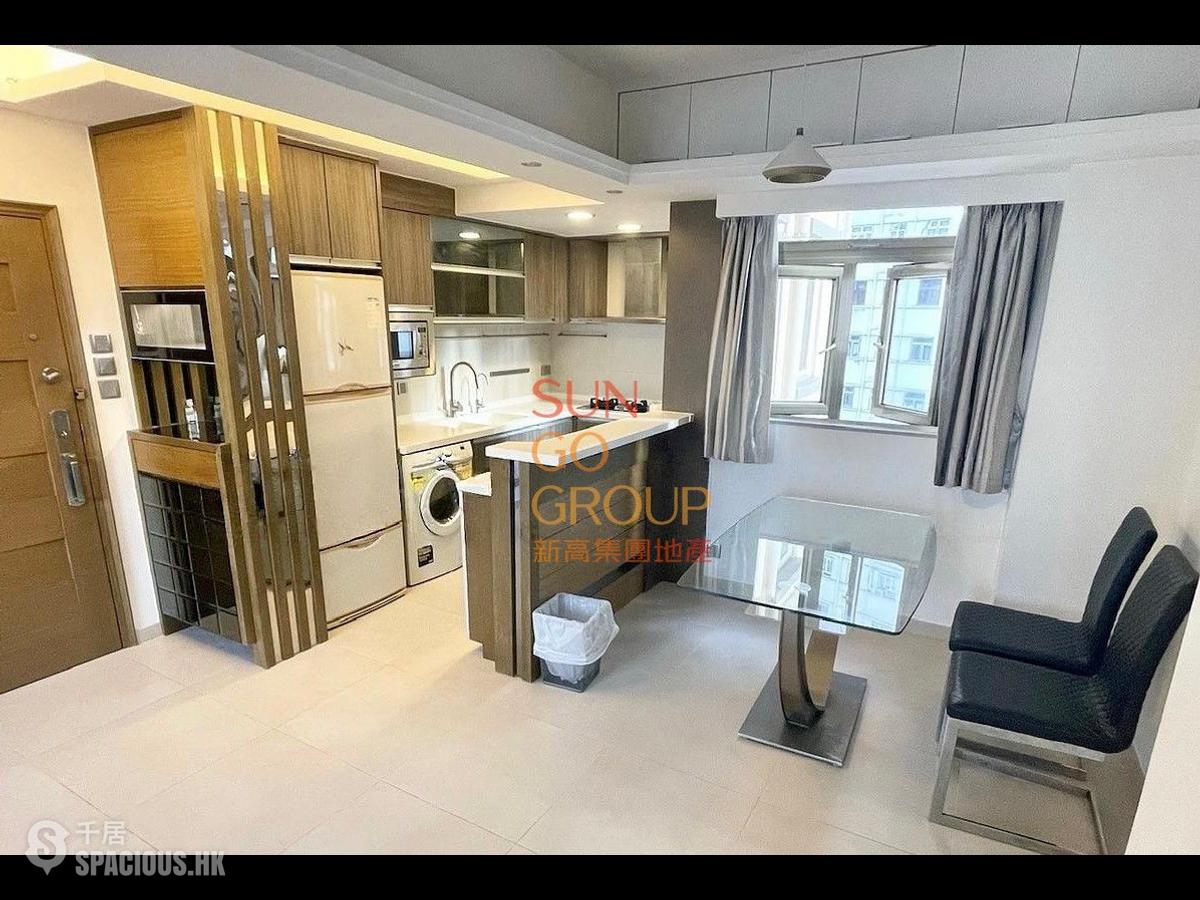 Soho - Caravan Court 01