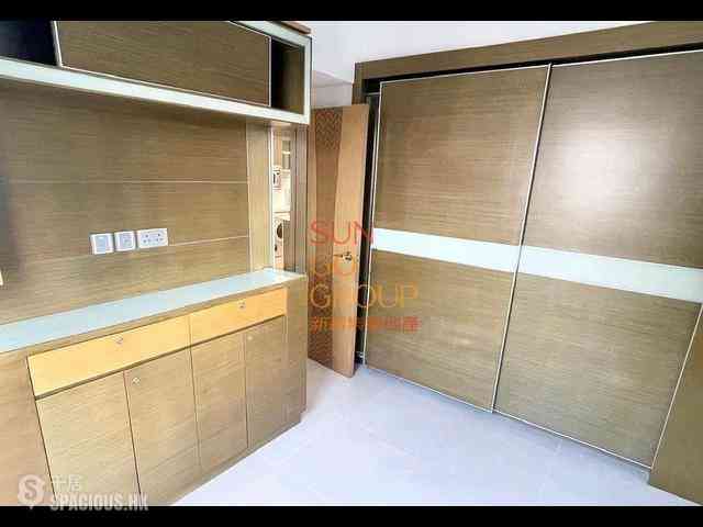 Soho - Caravan Court 05
