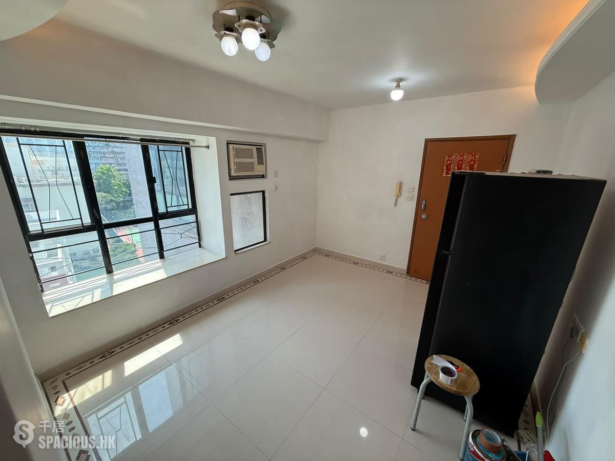 Tai Kok Tsui - Greenfield Garden Block 1 01