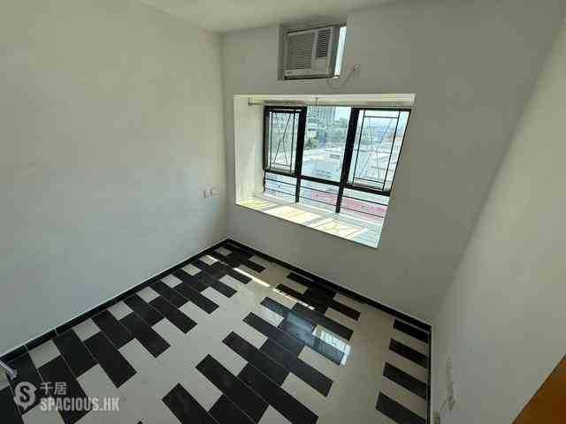 Tai Kok Tsui - Greenfield Garden Block 1 06