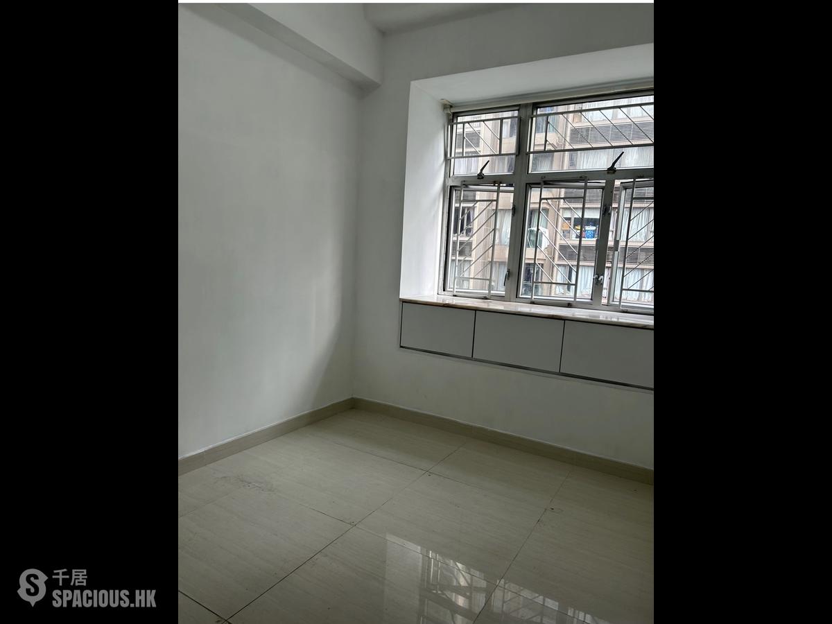 Sai Ying Pun - Yee Fung Court 01