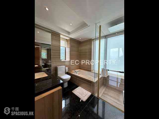 Tai Hang - The Signature 08
