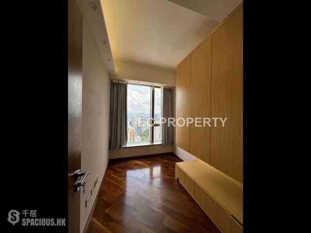 Tai Hang - The Signature 12