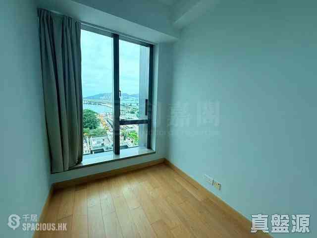 Tseung Kwan O - Capri 03